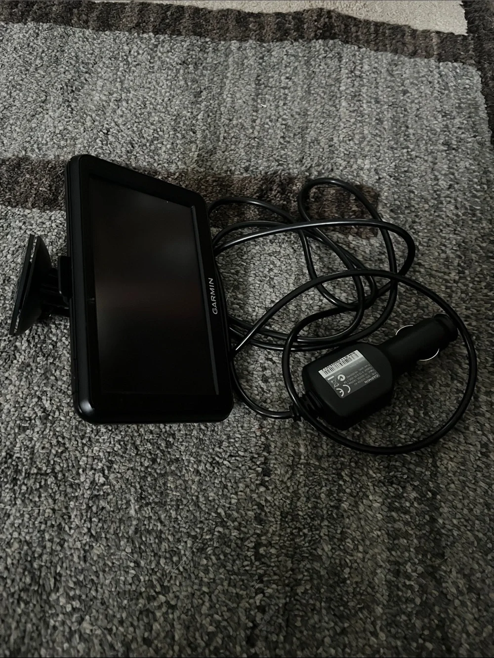 garmin Black GPS Navigator with Car Charger and Mount